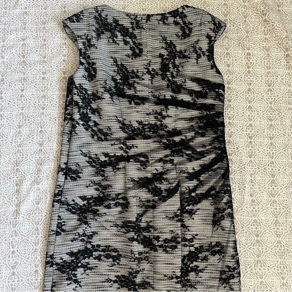 Monique Lhuillier Tweed Sheath Dress With Lace Overlay - Picture 9 of 10